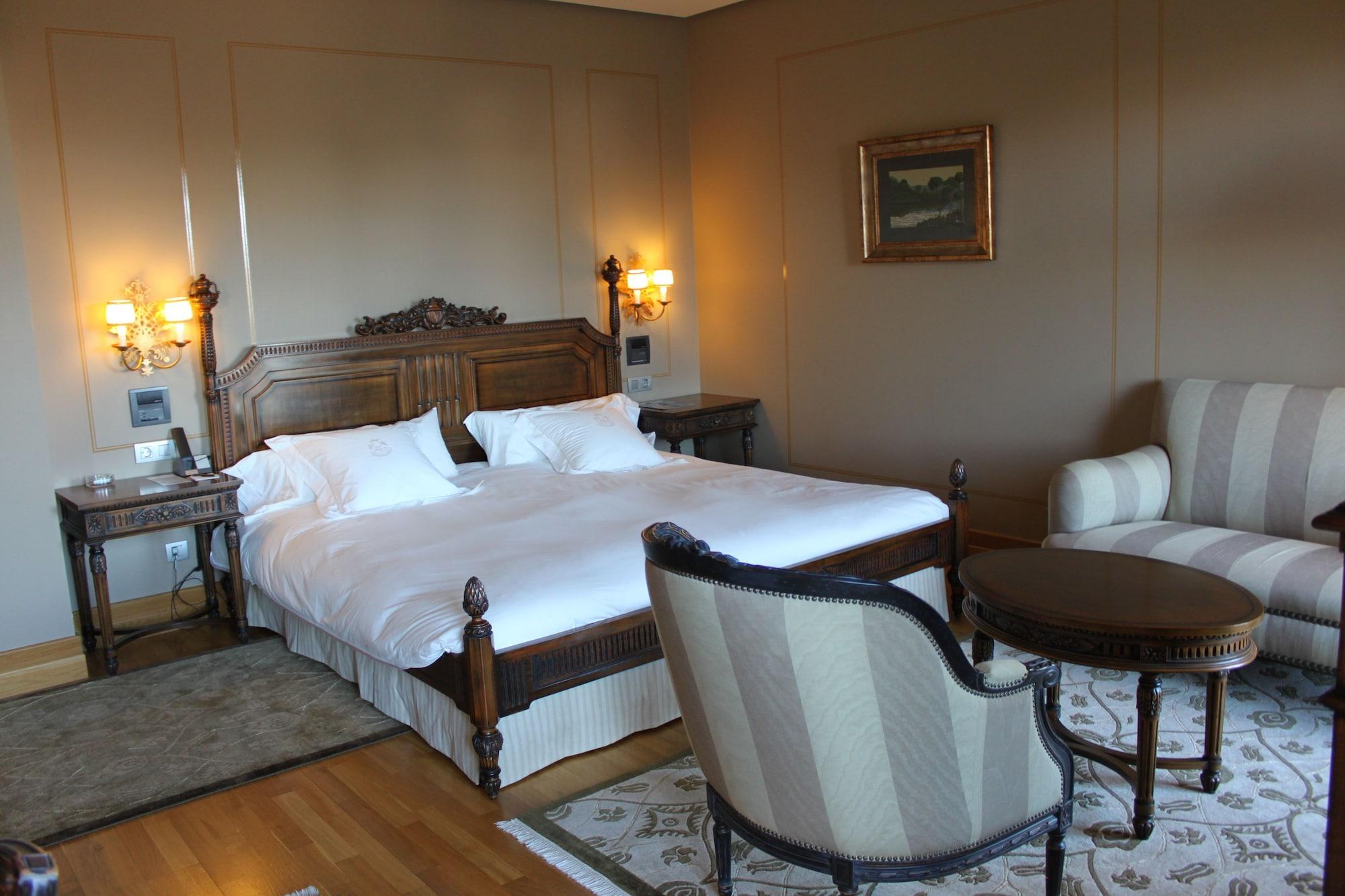 Pazo Los Escudos Hotel Spa & Resort Βίγκο Εξωτερικό φωτογραφία A room at the hotel