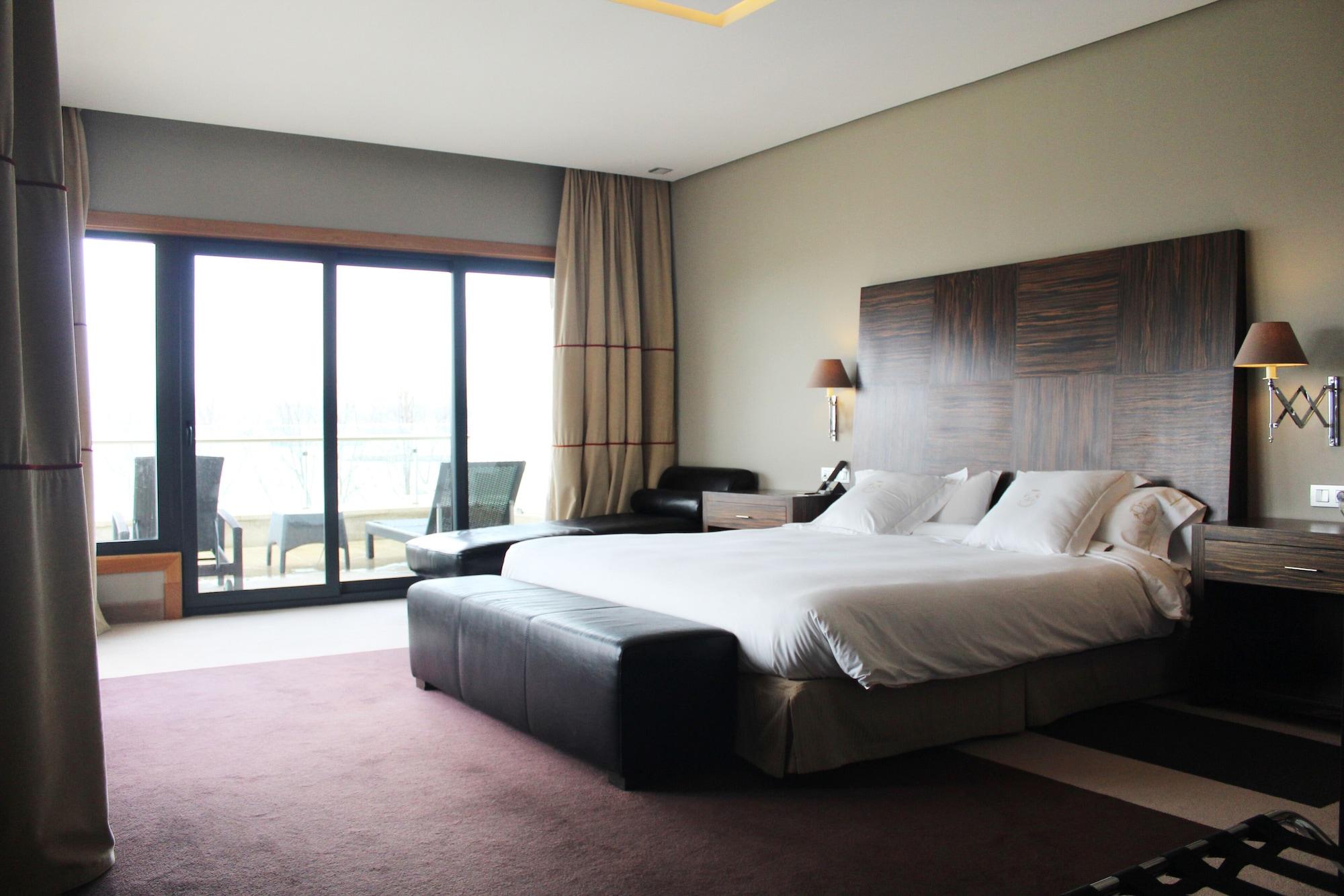 Pazo Los Escudos Hotel Spa & Resort Βίγκο Εξωτερικό φωτογραφία A room at the hotel