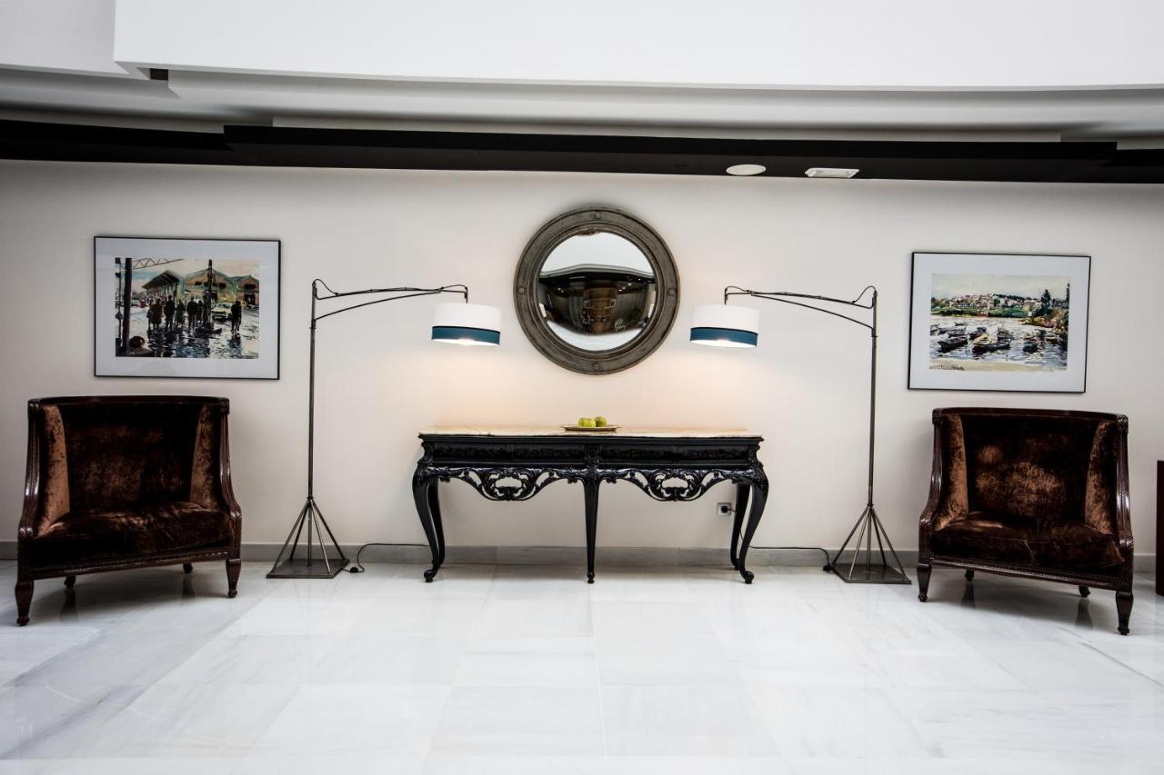 Pazo Los Escudos Hotel Spa & Resort Βίγκο Εξωτερικό φωτογραφία Floor lamps