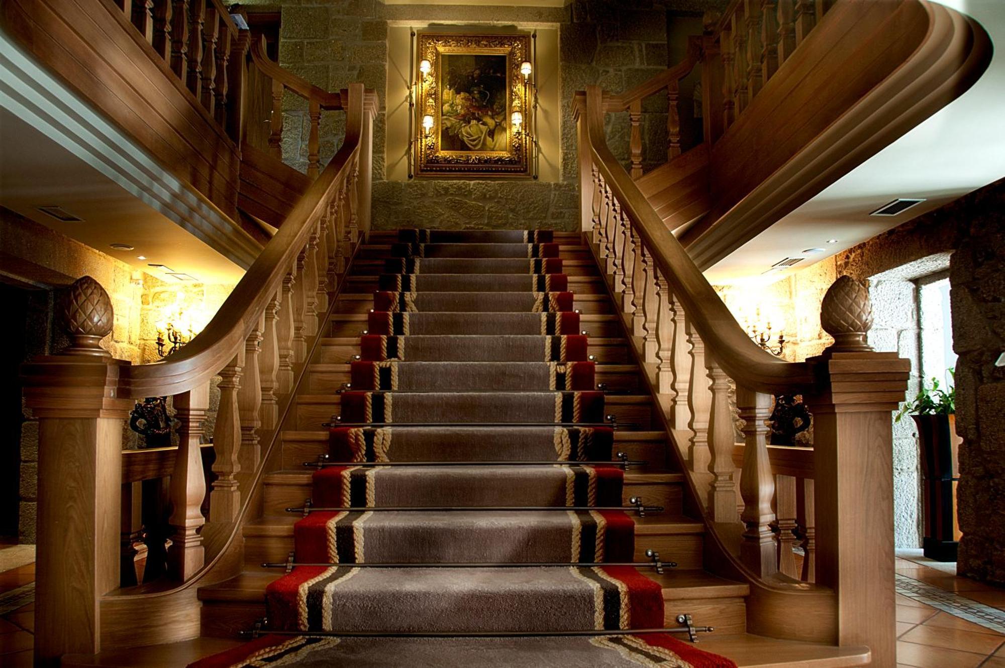 Pazo Los Escudos Hotel Spa & Resort Βίγκο Εξωτερικό φωτογραφία The staircase